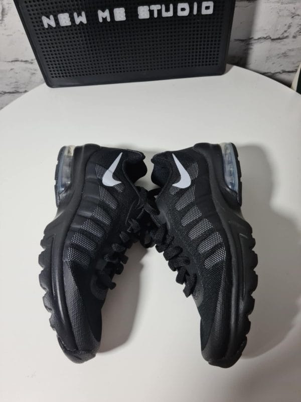 NIKE Air Max Invigor Sportowe Buty - obrazek 3